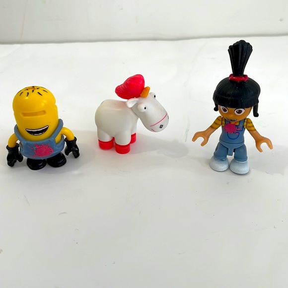 Minions LOT Lego Size Small Toys - Picture 2 of 5